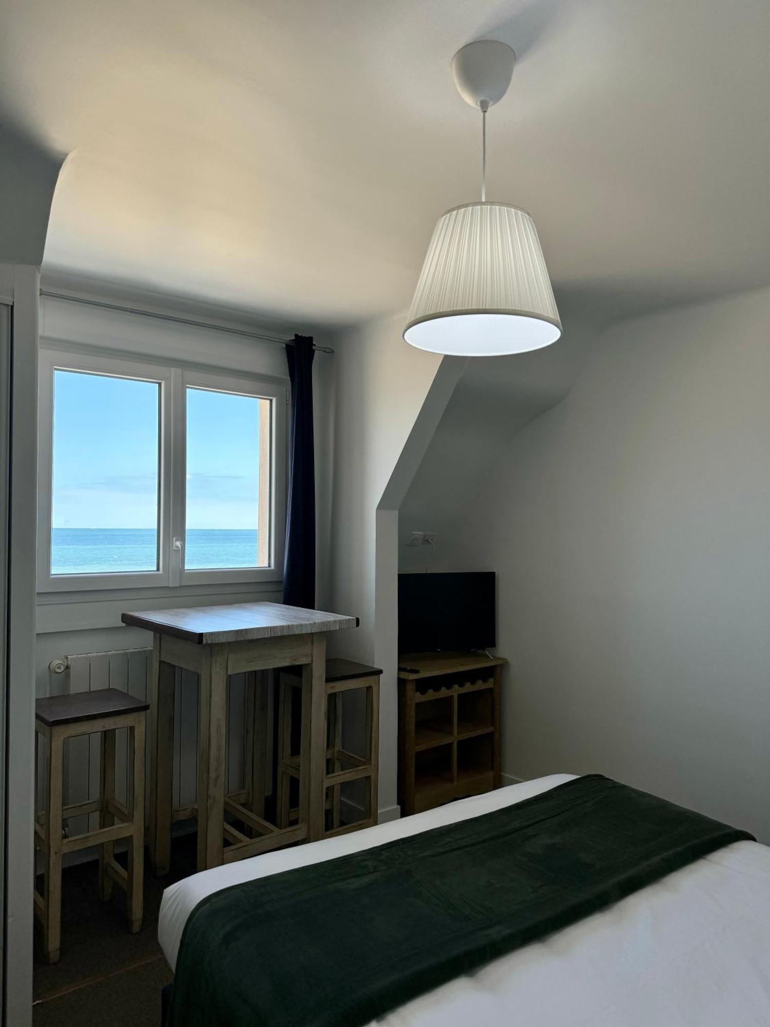 Le Clos Normand Saint-Aubin-Sur-Mer  Buitenkant foto